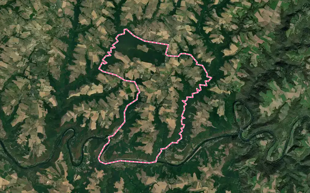 Vue satellite de Sérénac avec ses contours administratifs