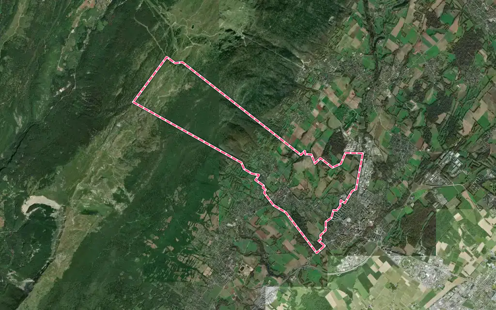 Vue satellite de Sergy avec ses contours administratifs