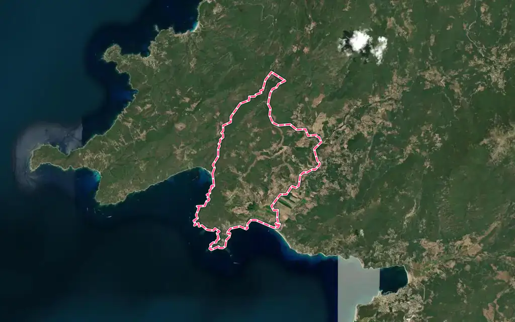 Vue satellite de Serra-di-Ferro avec ses contours administratifs