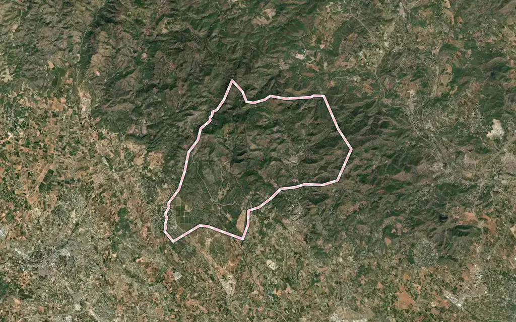 Vista satélite de Serra con su contorno administrativo