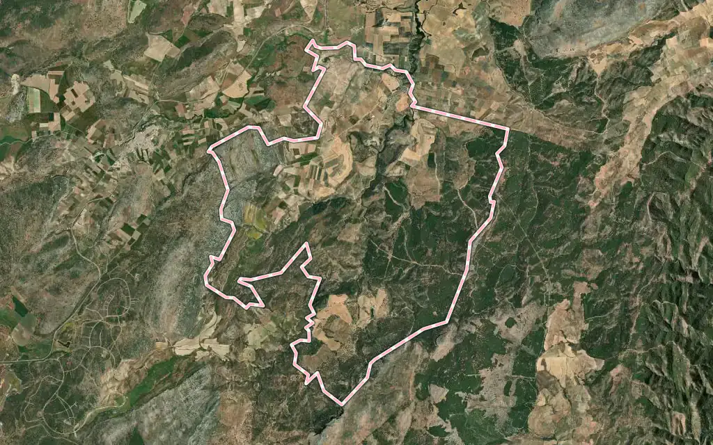 Vista satélite de Serrato con su contorno administrativo