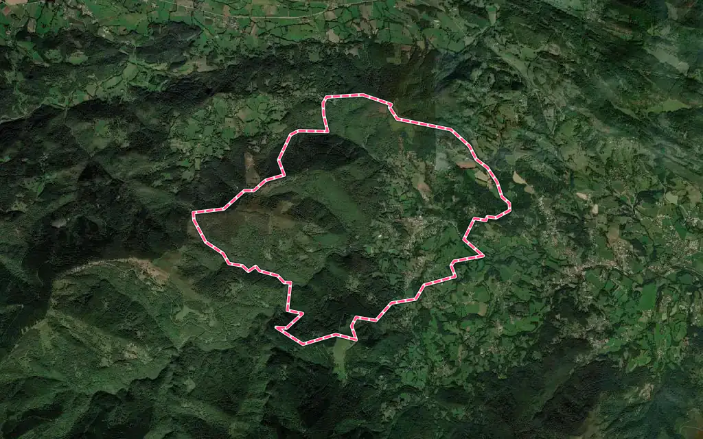 Vue satellite de Serres-sur-Arget avec ses contours administratifs
