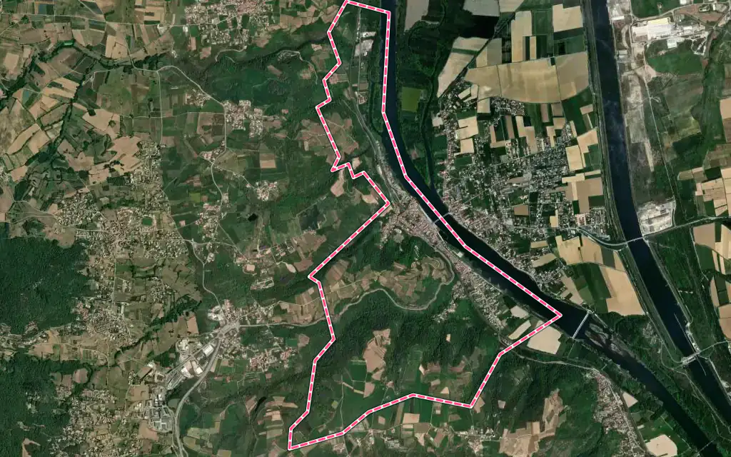 Vue satellite de Serrières avec ses contours administratifs