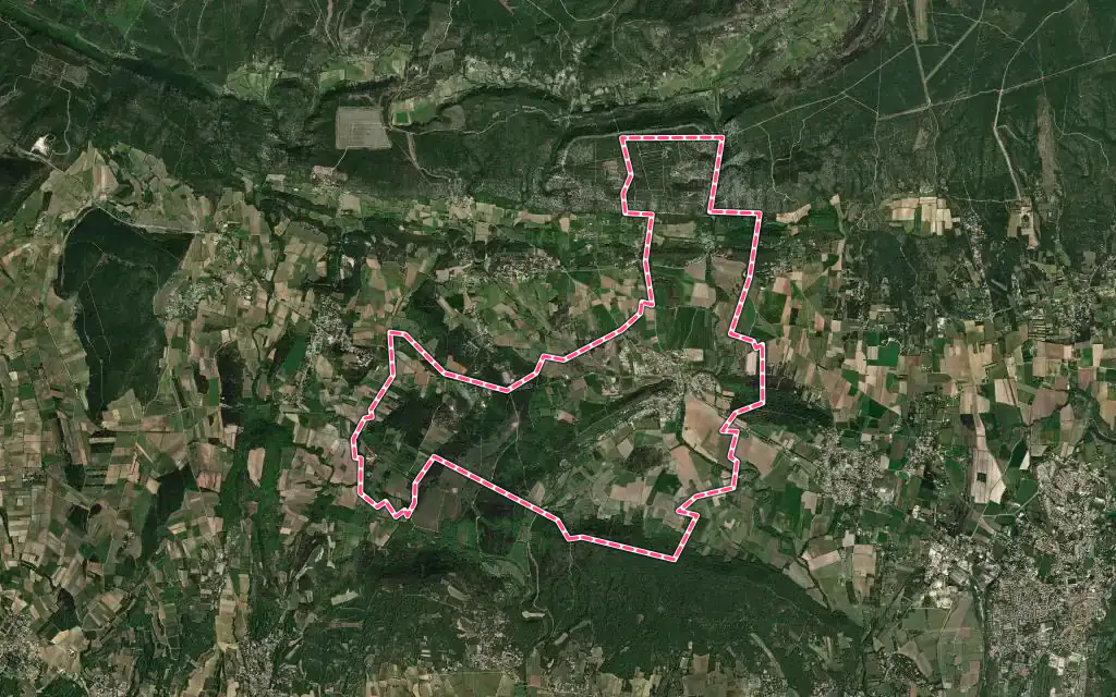 Vue satellite de Serviers-et-Labaume avec ses contours administratifs
