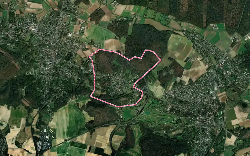 Vue satellite de Seugy avec ses contours administratifs