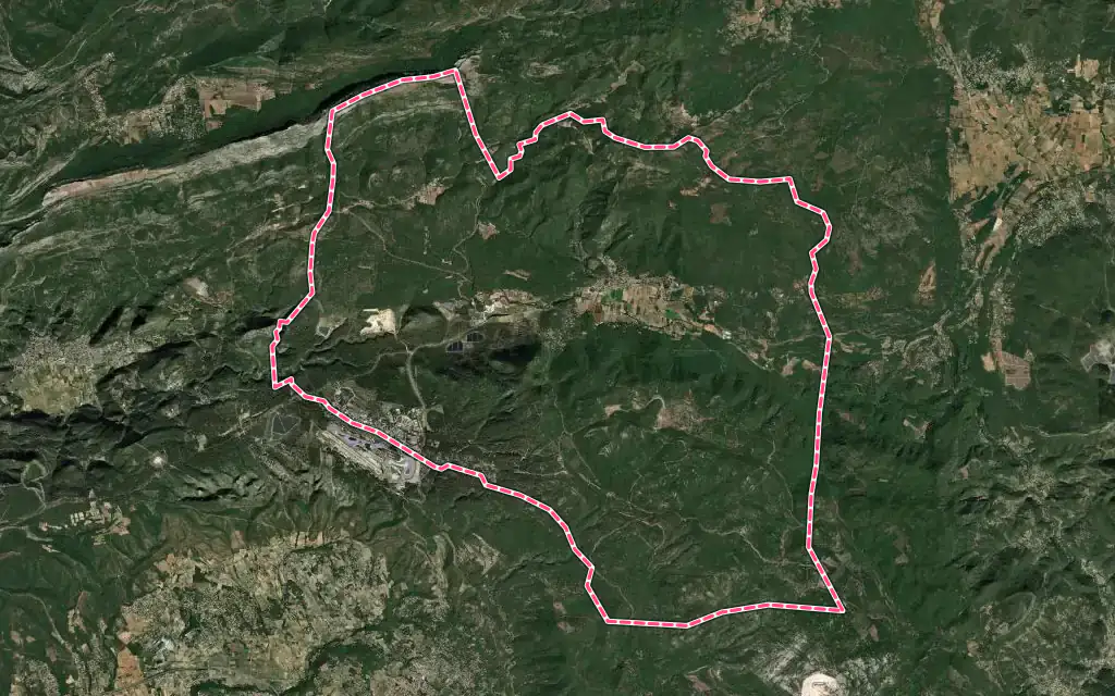 Vue satellite de Signes avec ses contours administratifs