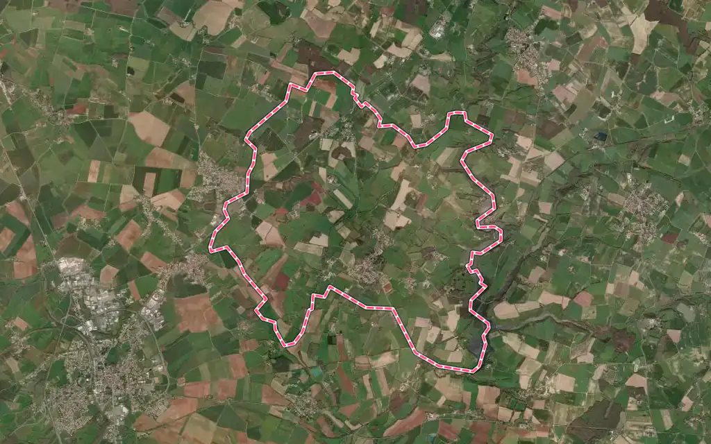 Vue satellite de Sigournais avec ses contours administratifs