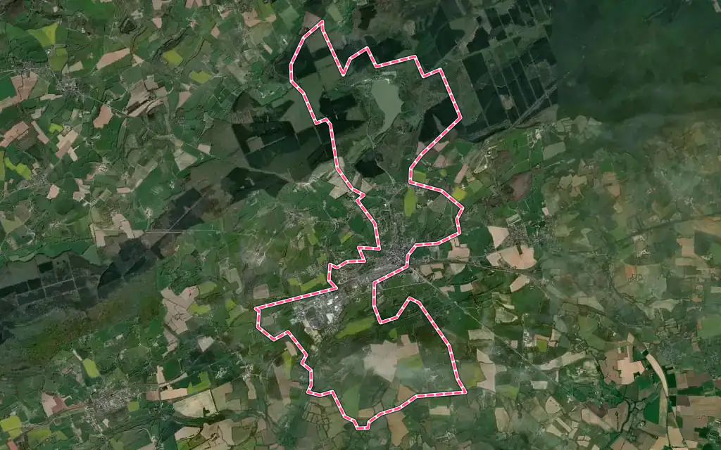 Vue satellite de Sillé-le-Guillaume avec ses contours administratifs