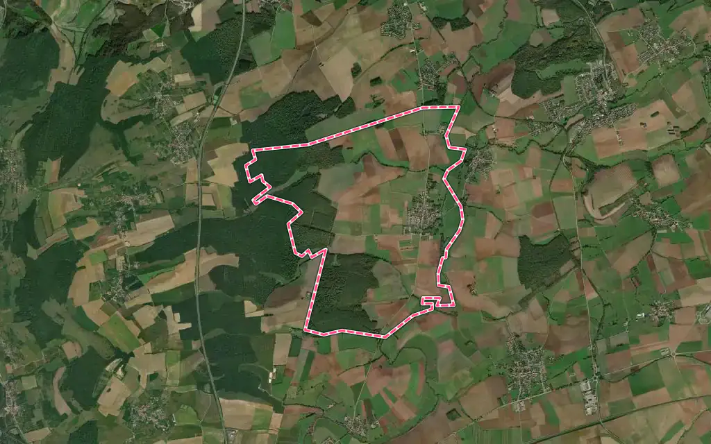 Vue satellite de Sillegny avec ses contours administratifs