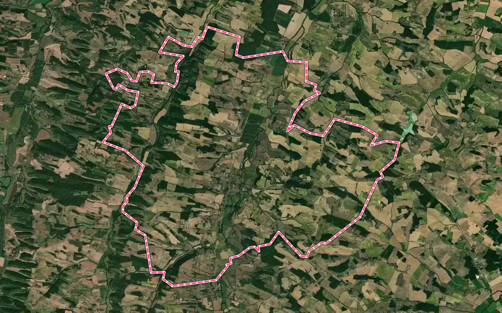 Vue satellite de Simorre avec ses contours administratifs