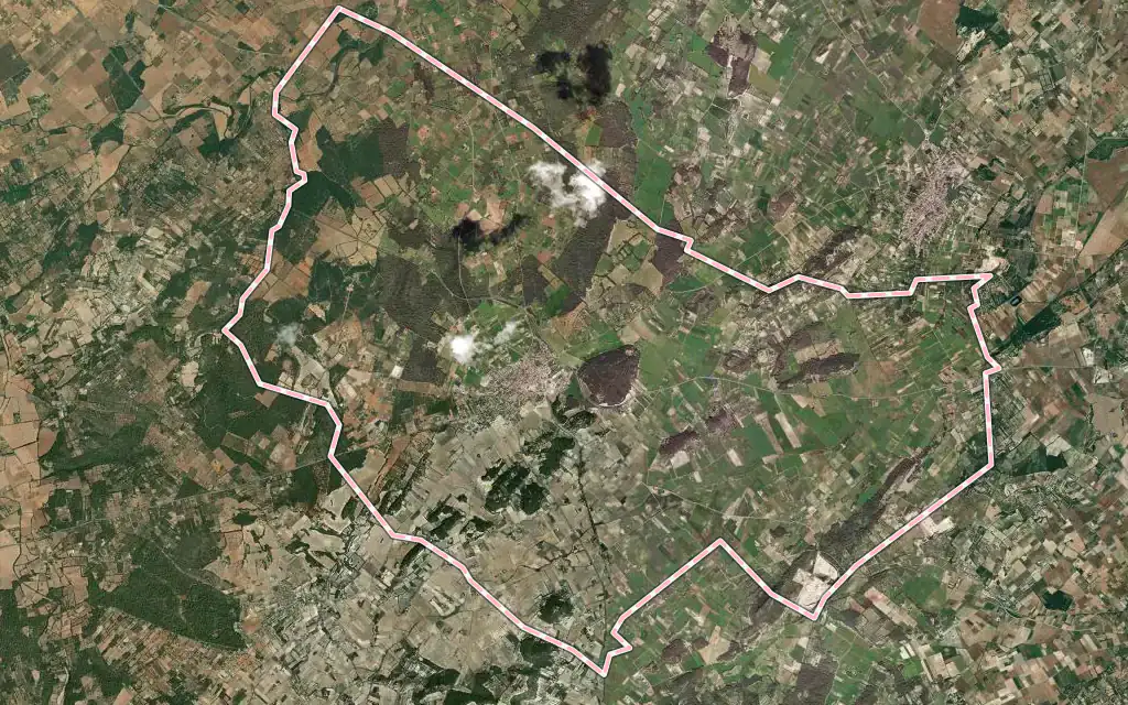 Vista satélite de Sineu con su contorno administrativo