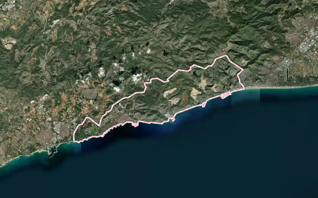 Vista satélite de Sitges con su contorno administrativo