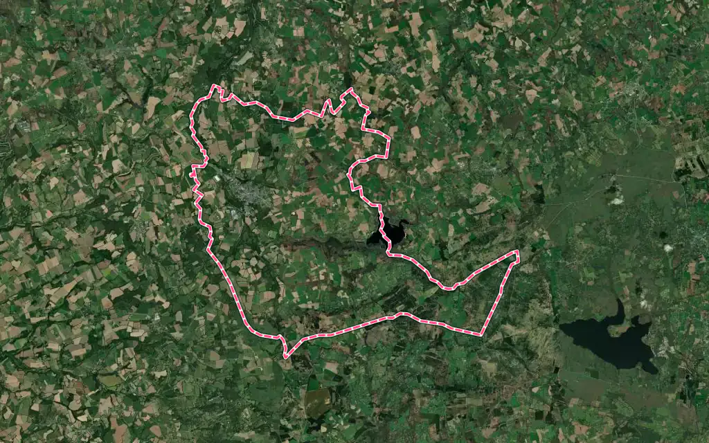 Vue satellite de Sizun avec ses contours administratifs