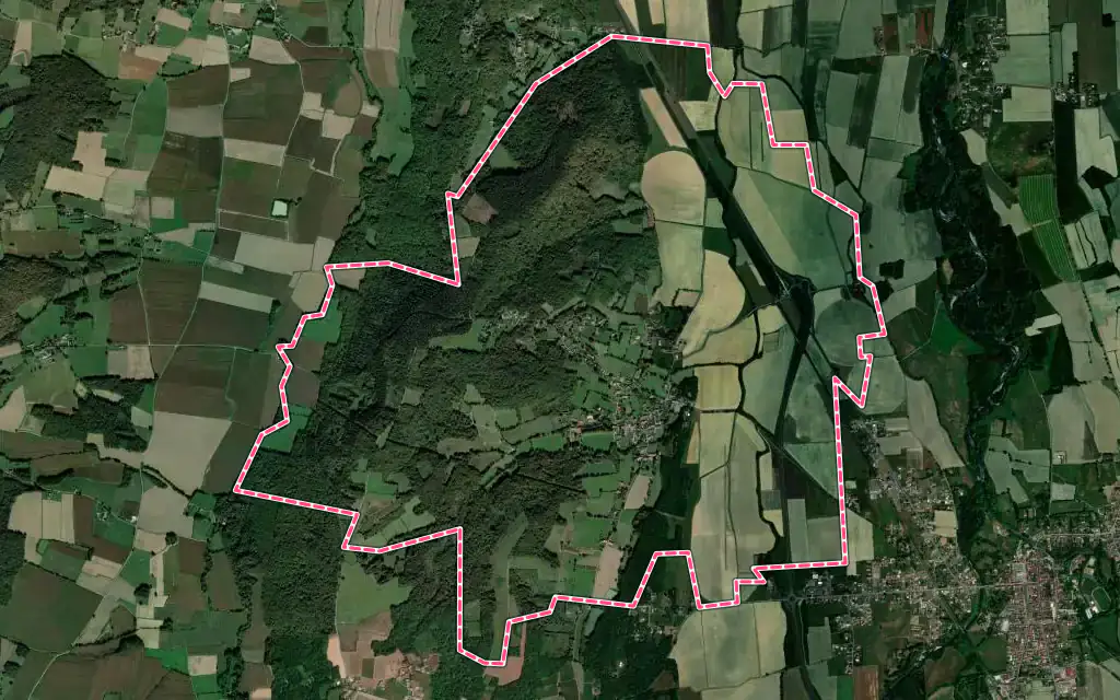 Vue satellite de Sombrun avec ses contours administratifs