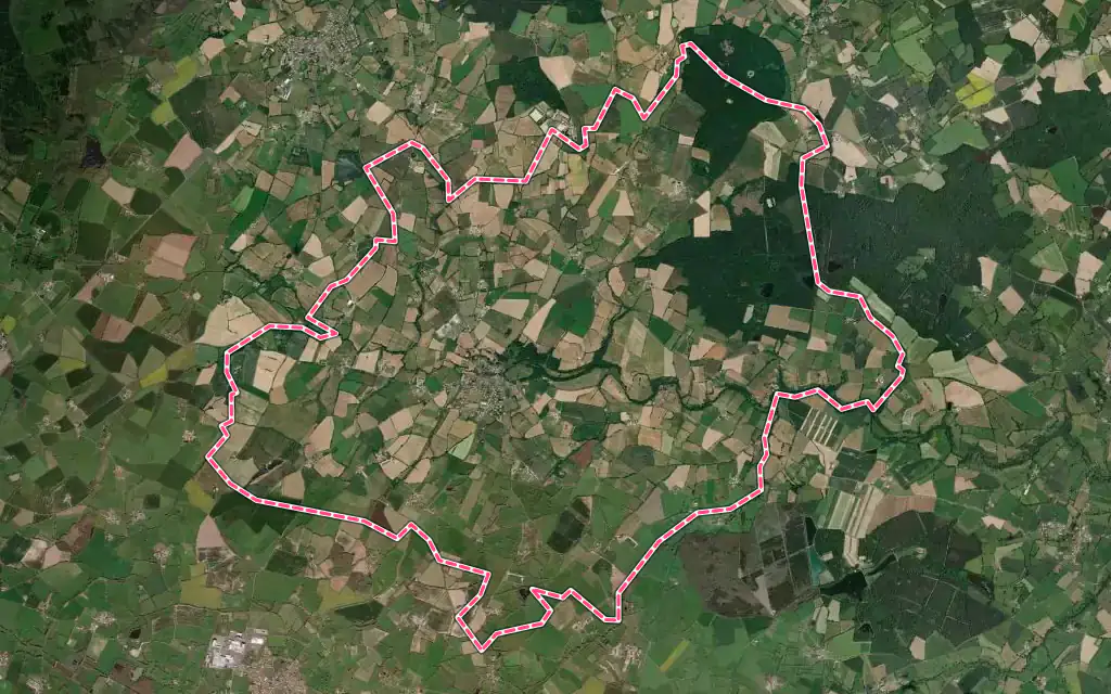 Vue satellite de Somloire avec ses contours administratifs