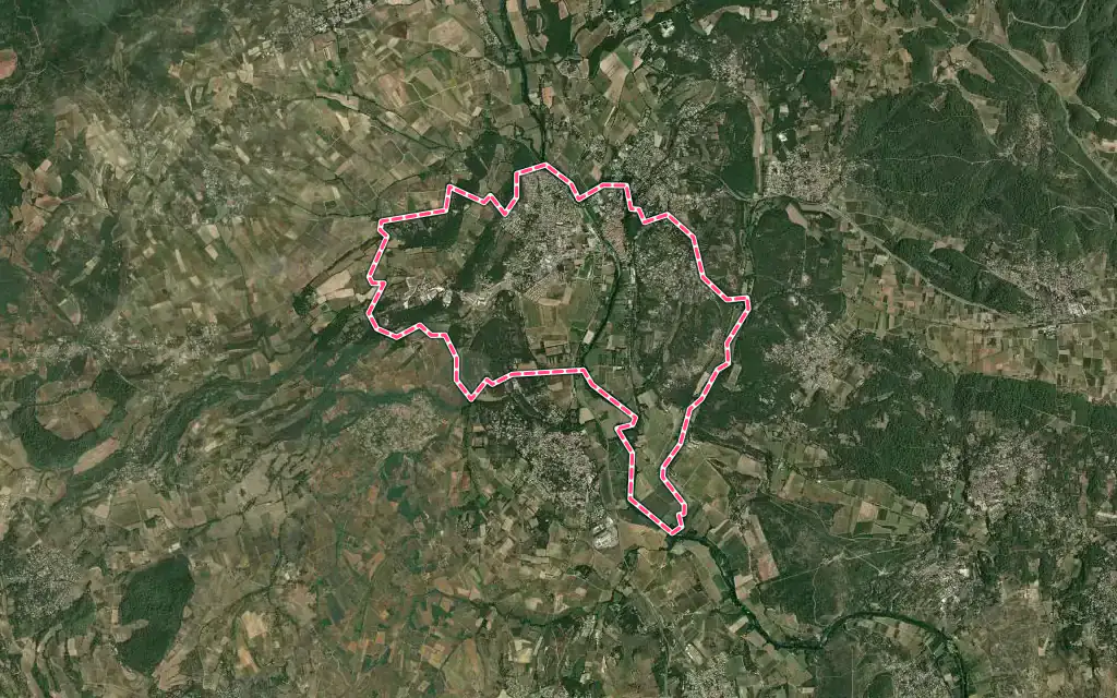 Vue satellite de Sommières avec ses contours administratifs