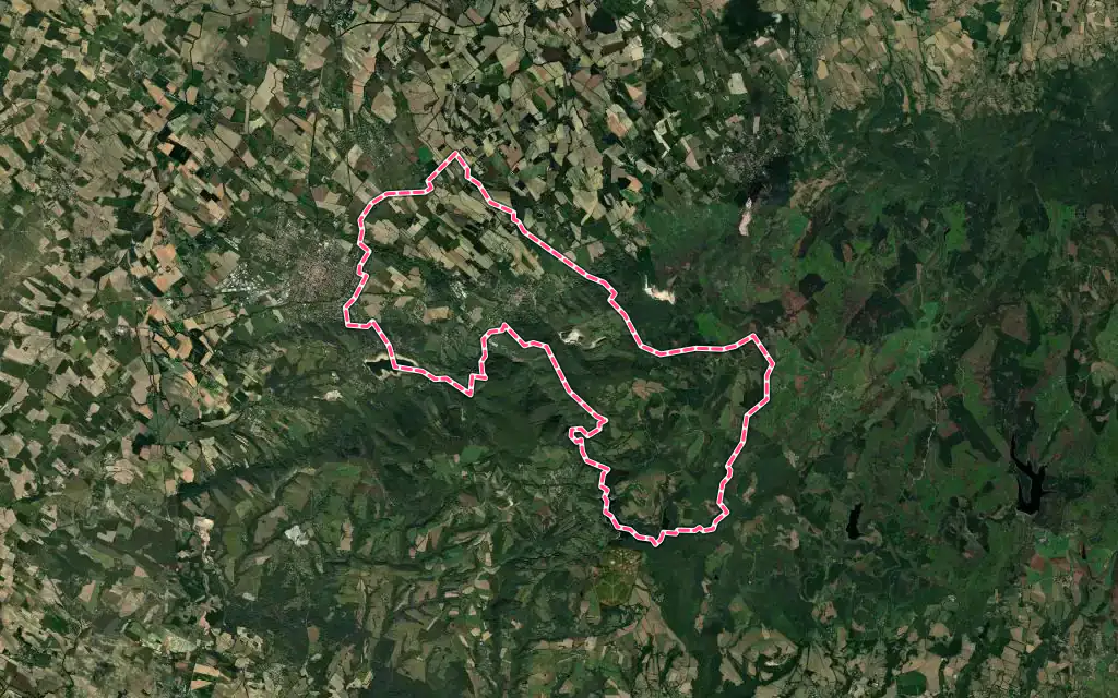 Vue satellite de Sorèze avec ses contours administratifs