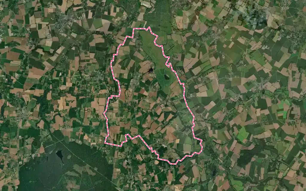 Vue satellite de Sougeal avec ses contours administratifs
