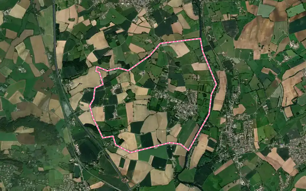 Vue satellite de Souillé avec ses contours administratifs