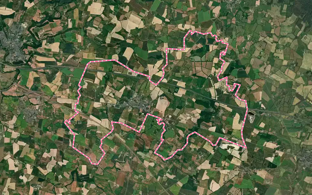 Vue satellite de Soulgé-sur-Ouette avec ses contours administratifs