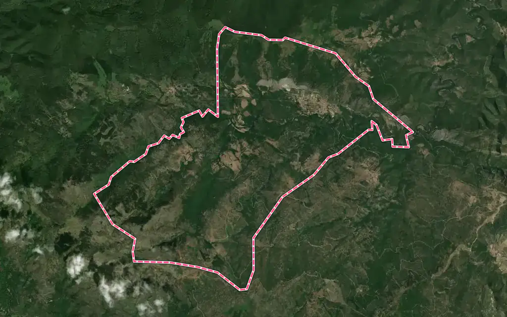 Vue satellite de Sournia avec ses contours administratifs