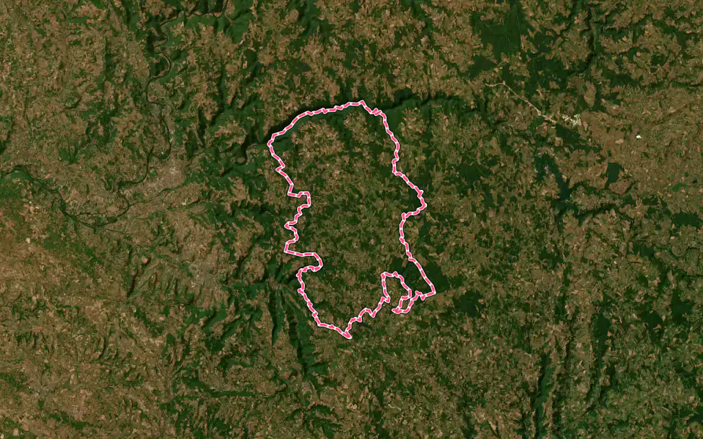 Vue satellite de Sousceyrac-en-Quercy avec ses contours administratifs
