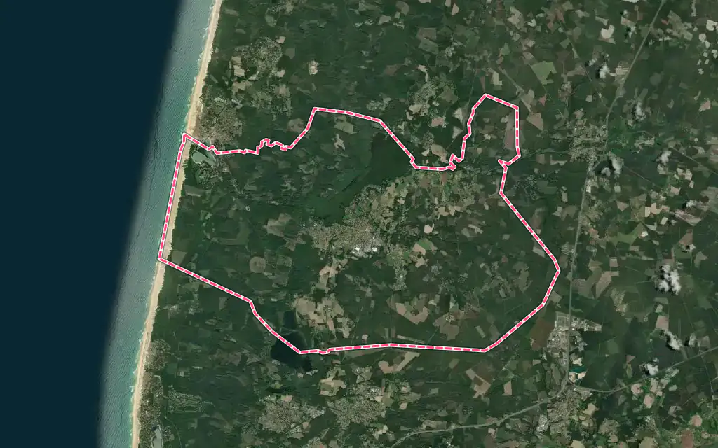 Vue satellite de Soustons avec ses contours administratifs