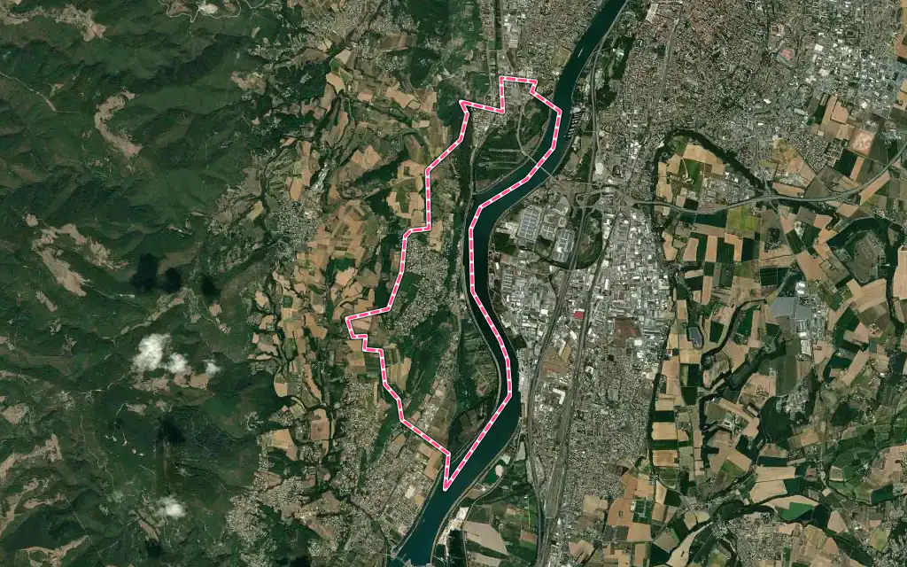 Vue satellite de Soyons avec ses contours administratifs