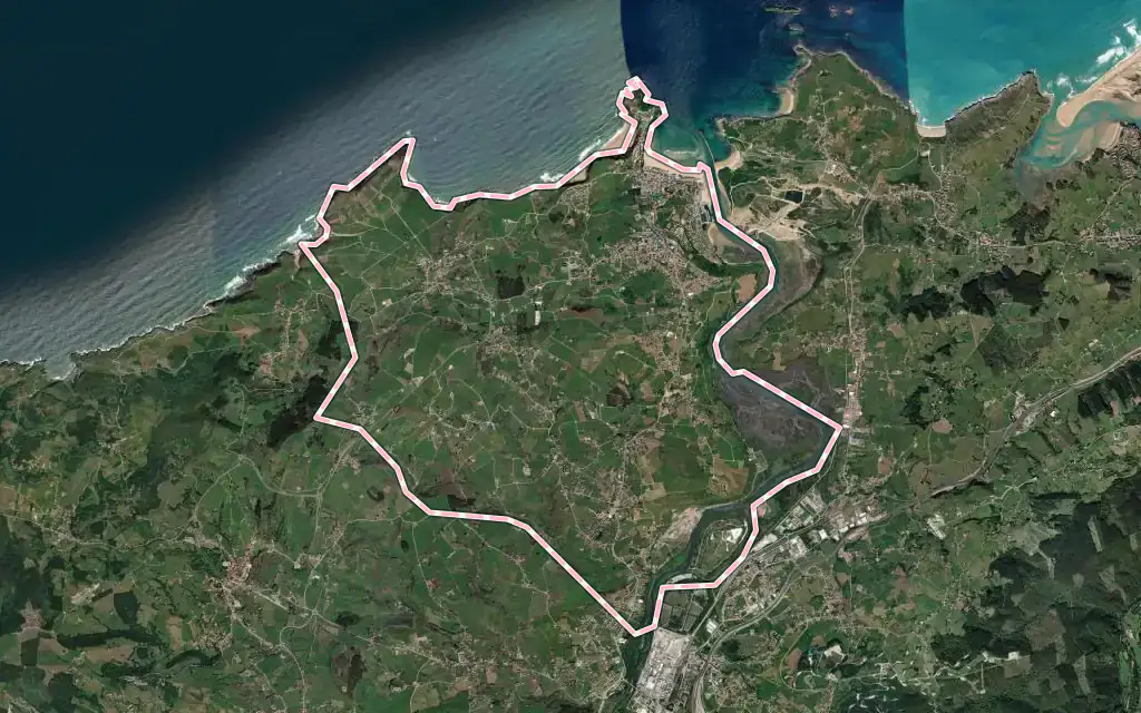 Vista satélite de Suances con su contorno administrativo