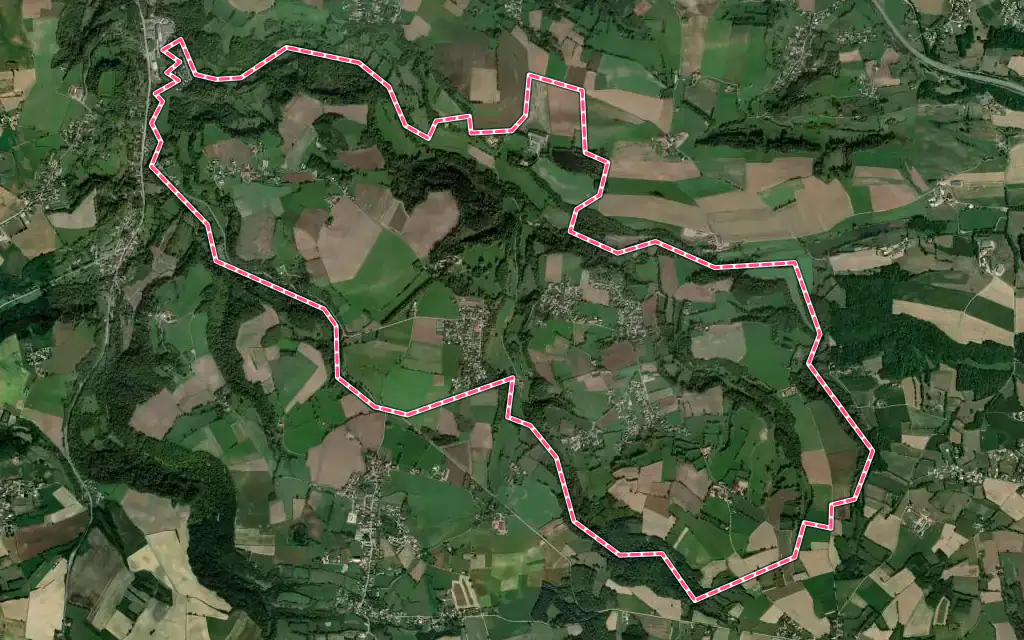 Vue satellite de Succieu avec ses contours administratifs