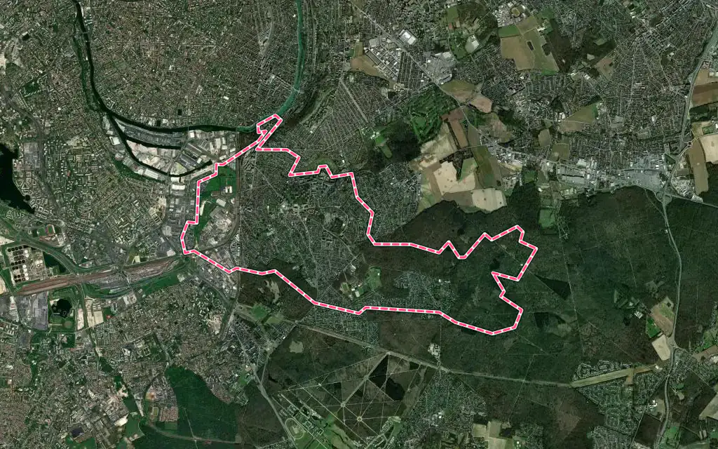 Vue satellite de Sucy-en-Brie avec ses contours administratifs