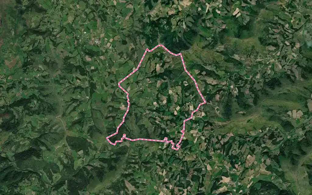 Vue satellite de Suhescun avec ses contours administratifs