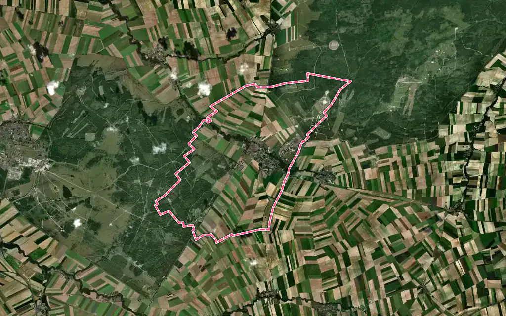 Vue satellite de Suippes avec ses contours administratifs