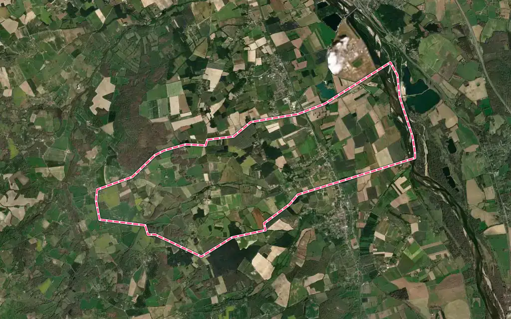 Vue satellite de Sury-près-Léré avec ses contours administratifs