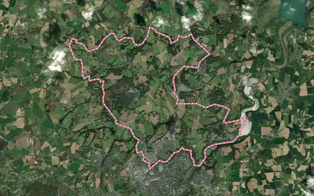 Vue satellite de Taden avec ses contours administratifs