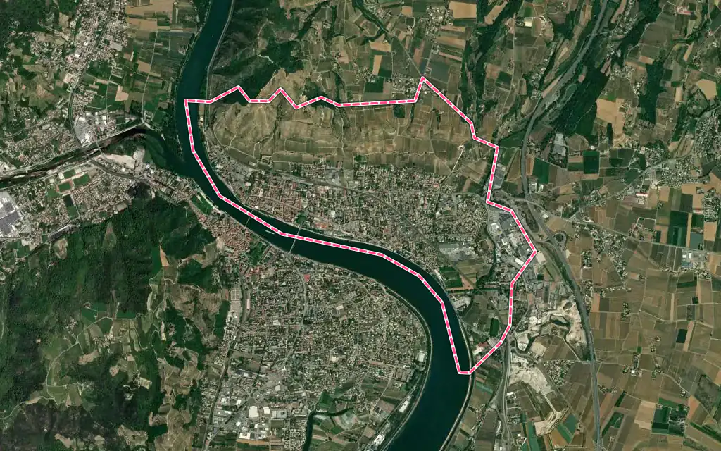 Vue satellite de Tain-l'Hermitage avec ses contours administratifs