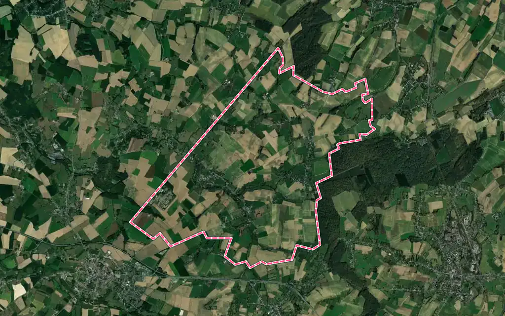 Vue satellite de Taisnières-sur-Hon avec ses contours administratifs