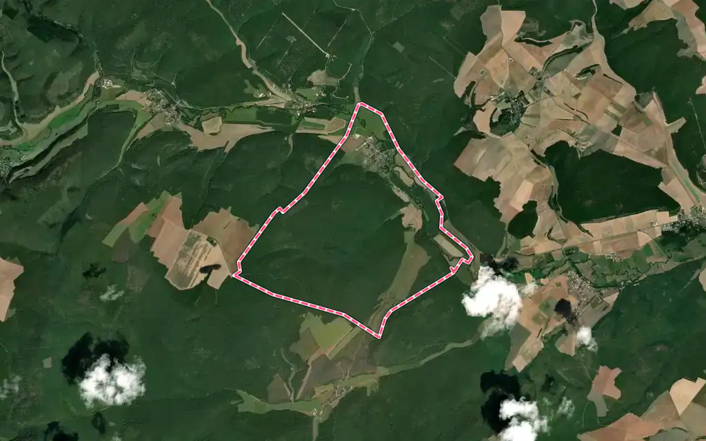 Vue satellite de Tarsul avec ses contours administratifs