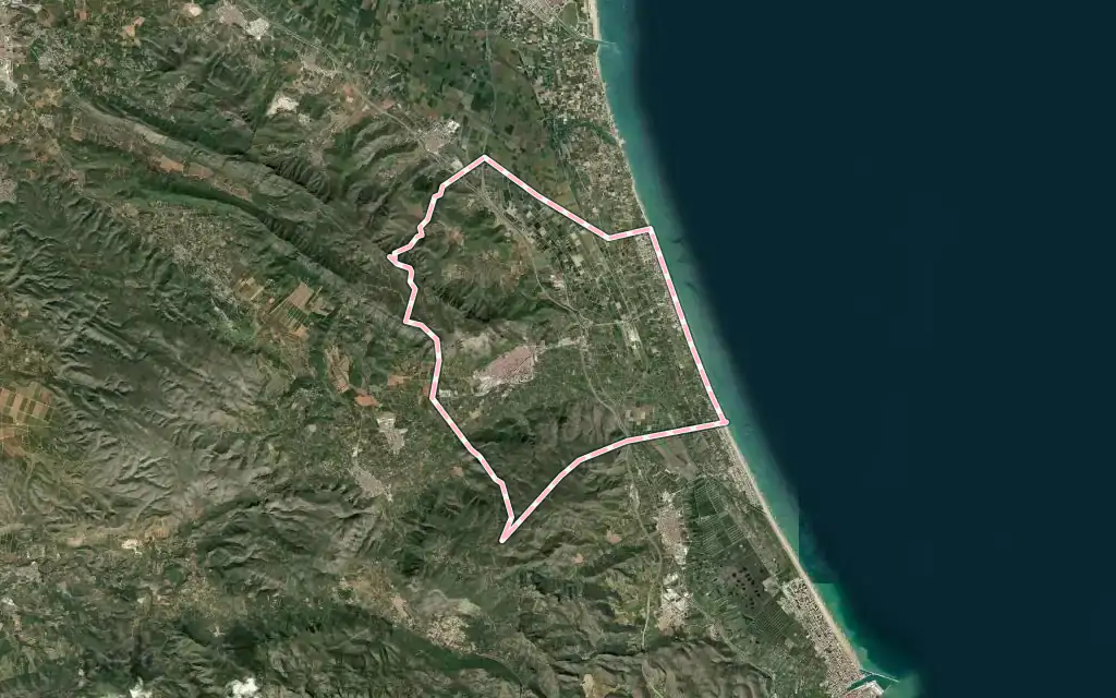 Vista satélite de Tavernes de la Valldigna con su contorno administrativo