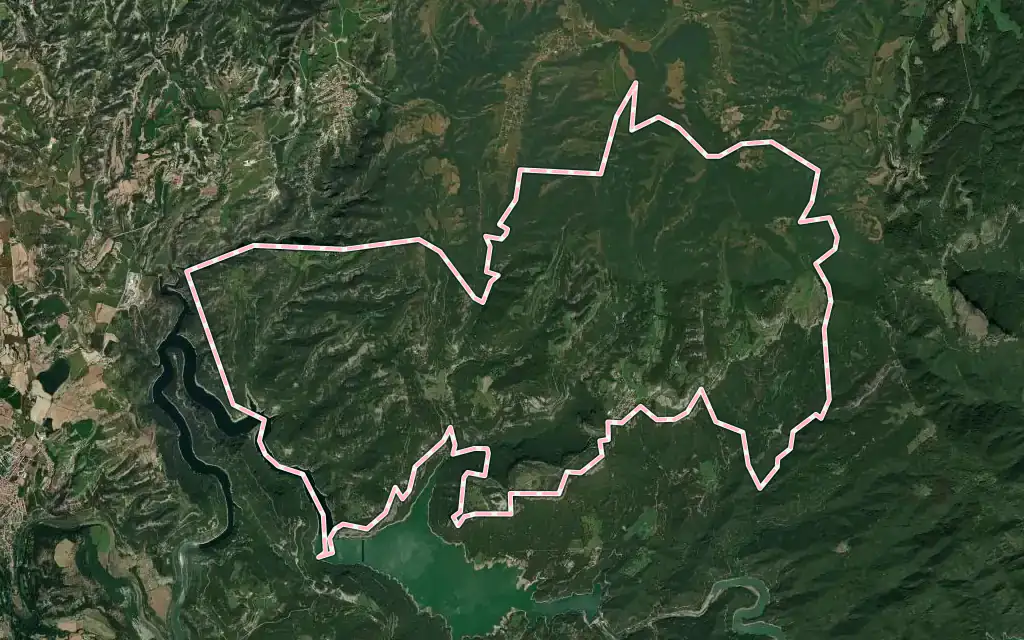 Vista satélite de Tavertet con su contorno administrativo