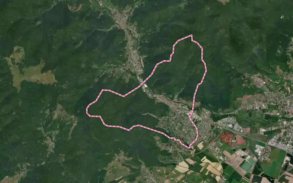 Vue satellite de Thann avec ses contours administratifs
