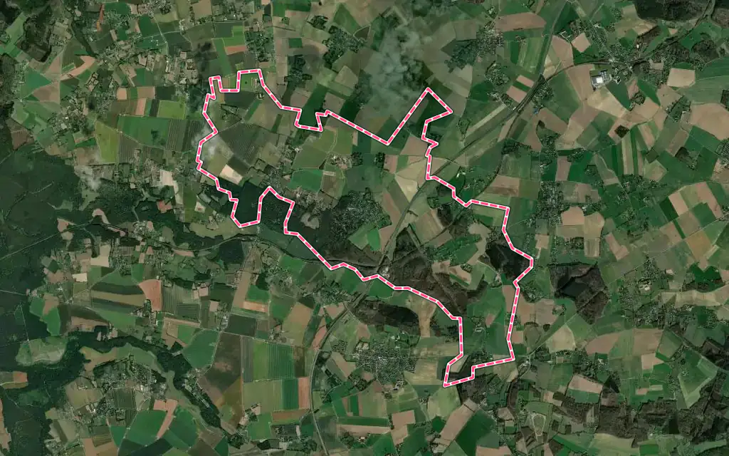Vue satellite de Thénouville avec ses contours administratifs