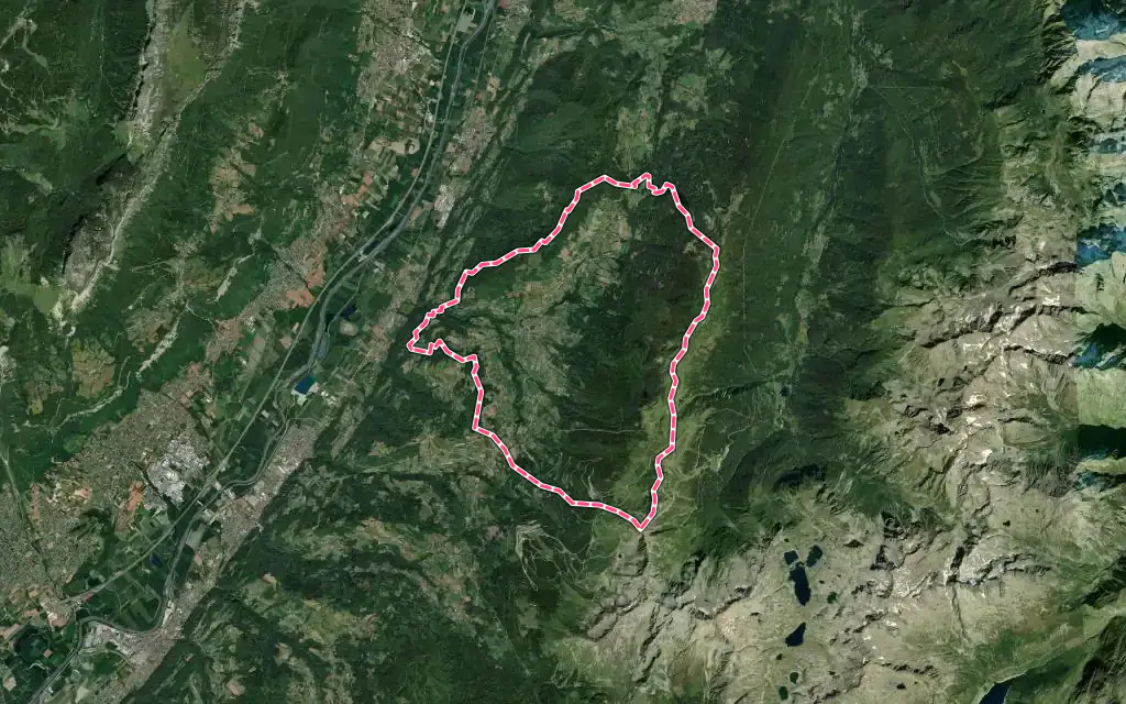 Vue satellite de Theys avec ses contours administratifs
