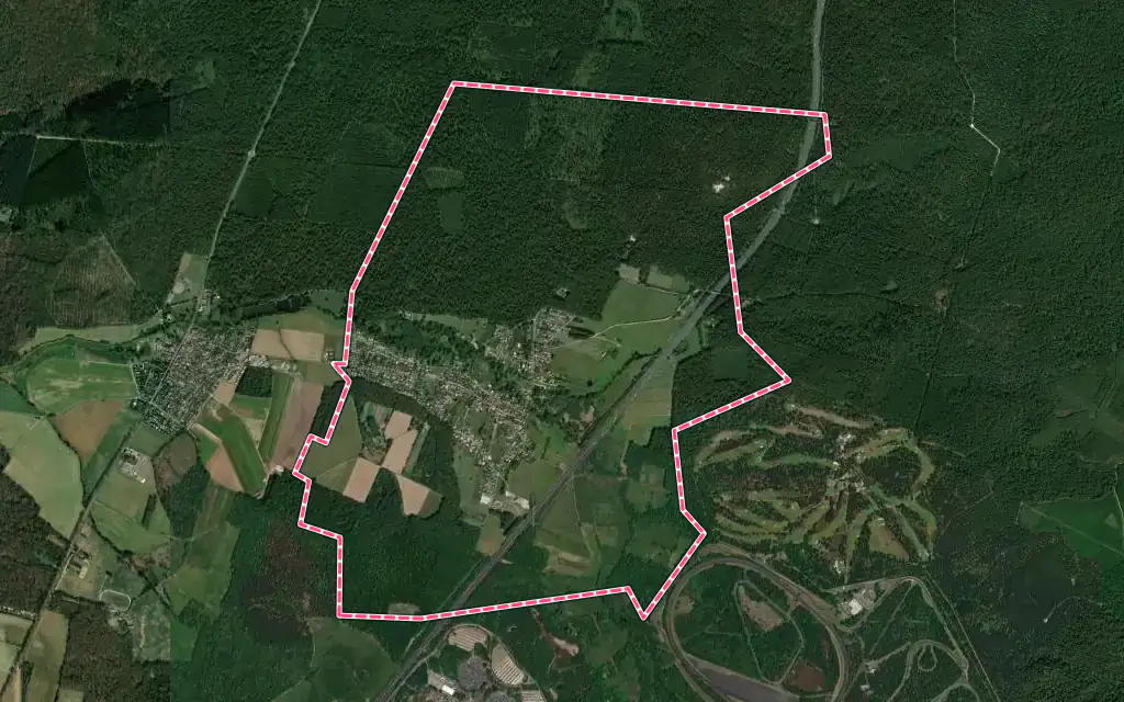 Vue satellite de Thiers-sur-Thève avec ses contours administratifs