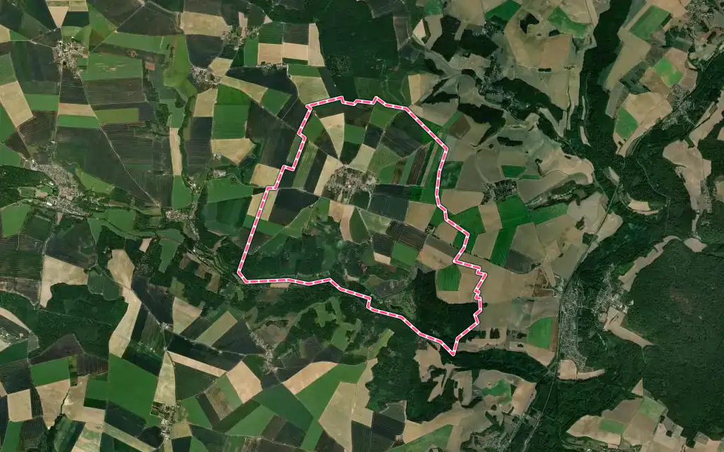 Vue satellite de Thury-en-Valois avec ses contours administratifs