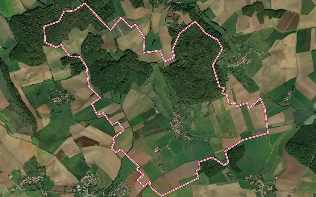 Vue satellite de Tincry avec ses contours administratifs