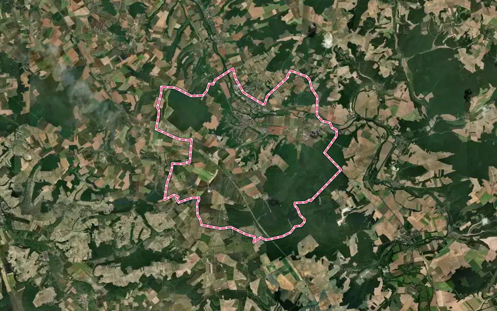 Vue satellite de Tonnerre avec ses contours administratifs