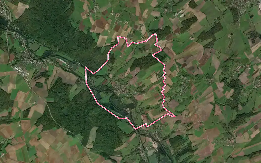 Vue satellite de Tonnoy avec ses contours administratifs