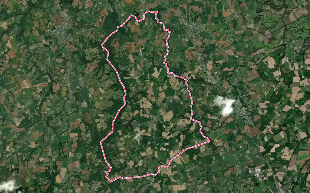 Vue satellite de Tonquédec avec ses contours administratifs