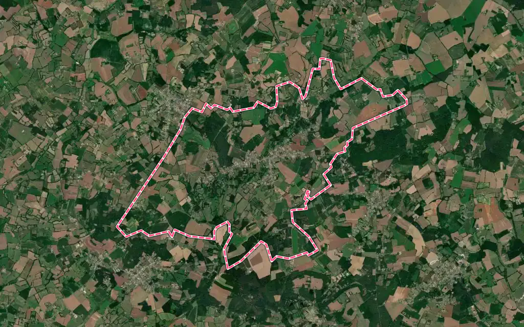Vue satellite de Torcé-en-Vallée avec ses contours administratifs